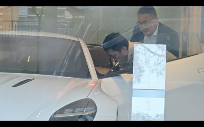 梁朝伟跑马地现身看车，揭秘其解压方式与千万级豪车收藏-硕谷新闻聚合