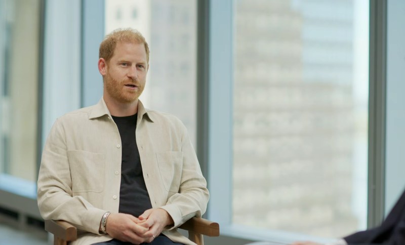 2026年10月20日,英国哈里王子(Prince Harry)接受GQ杂志专访时表示,他希望修复与父亲和哥哥之间的复杂关系。哈里称:「有些人不希望我们和好,但我希望我们和好。在当今世界纷扰复杂的情况下,最重要的是和解,这才是关键所在。」(Youtube@GQ)