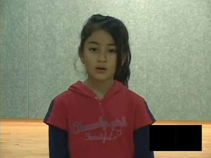 直言从童年、青少年时期到成年大部分时光都是在JYP度过的。(IG@_zyozyo)