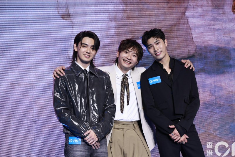《ViuTV 2027节目巡礼》后,P1X3L二子吴启洋(Phoebus)及欧镇灏(George),与何启华接受传媒访问。