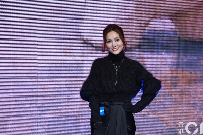 歌手谢安琪(Kay)将伙拍邓丽欣(Stephy)合作拍剧《完美的伪装》,会以医美为主题, 属于一部职场大战剧集。