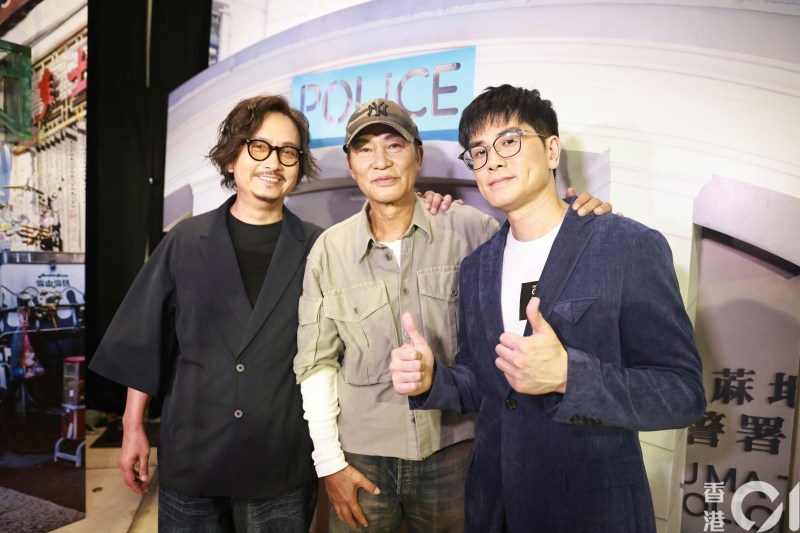 伍允龙则透露早前在九龙寨城公园为电影展览担任导览。