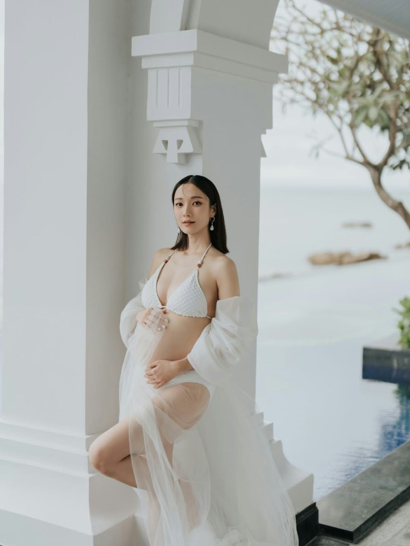 王君馨孕肚虽然圆润饱满,但手脚依然十分纤细。(IG@gwgurlie86)