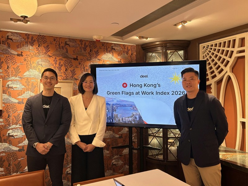 左起︰Deel 企业销售代表刘汶杰、南北亚企业拓展区域主管 Karen Ng、北亚销售经理廖紫华