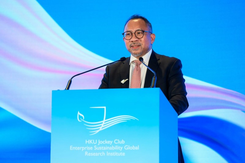 来港出席亚太经合组织(APEC)财长会议(FMM)的APEC秘书处执行主任佩德罗萨(Eduardo Pedrosa)10月22日出席香港大学赛马会环球企业可持续发展研究所「2026可持续发展高峰会」。