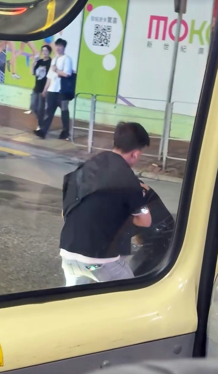 双方纠缠。