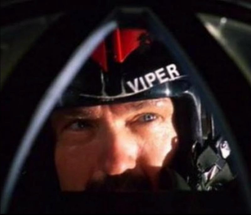 2026年10月21日,美国男星汤史基列(Tom Skerritt)离世,享年93岁。史基列曾在《壮志凌云》(Top Gun)中饰演汤告鲁斯(Tom Cruise)的海军教官麦克·「毒蛇」·麦卡夫中校,让人留下深刻印象。