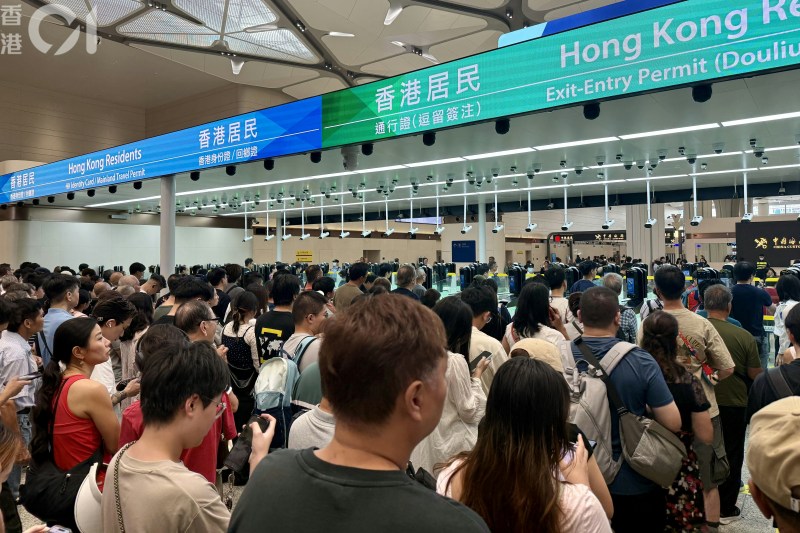 新皇岗口岸交通实测:港岛唯一直达线B13途经40站,车程长但票价便宜过港铁 新皇岗口岸交通实测:港岛唯一直达线B13途经40站,车程长但票价便宜过港铁