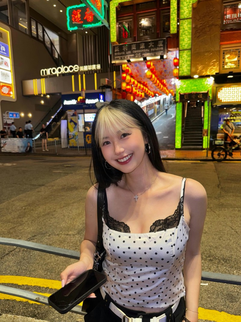 台湾KOL「耳机妹」(Instagram@yuyu.ish)