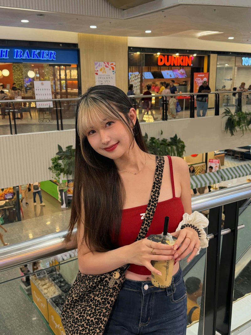 台湾KOL「耳机妹」(Instagram@yuyu.ish)