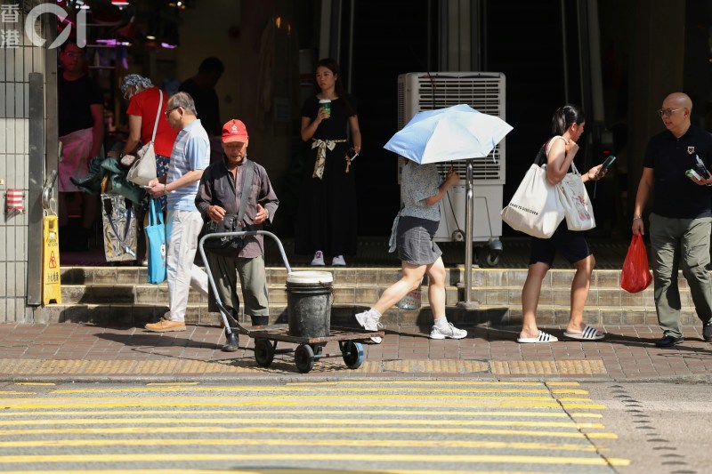 2026年10月21日,受高空反气旋影响,本港天气酷热。