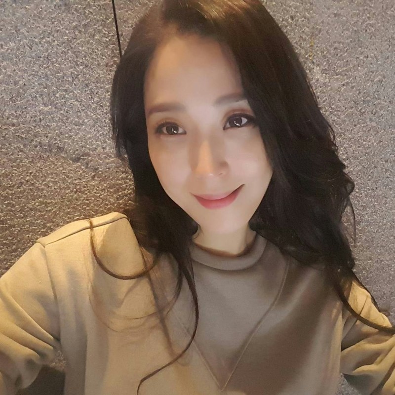 韩高恩(Instagram@hangoeun310)