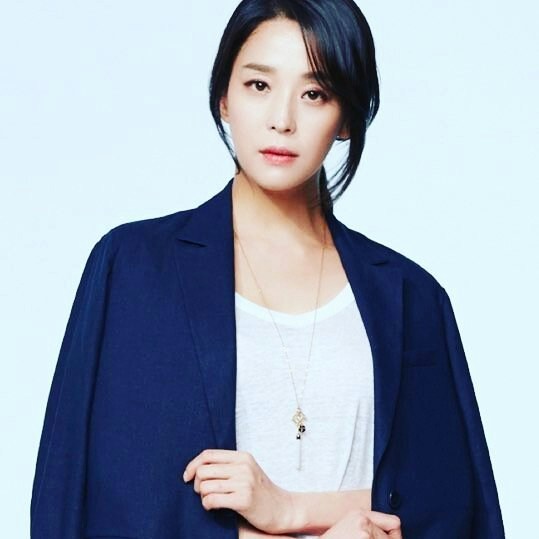 韩高恩(Instagram@hangoeun310)