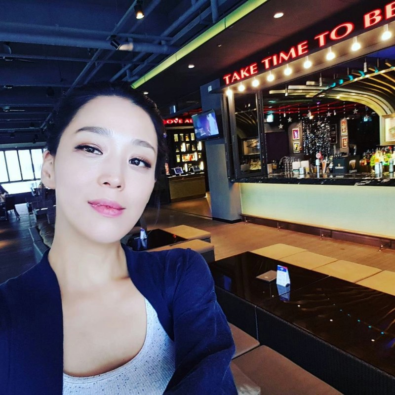韩高恩(Instagram@hangoeun310)
