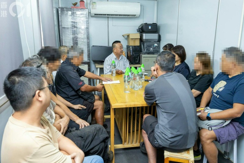 十多名业界人士包括打包厂、街角舖及「散车」代表,均慨叹经营困难,甚至比疫情期间恶劣。