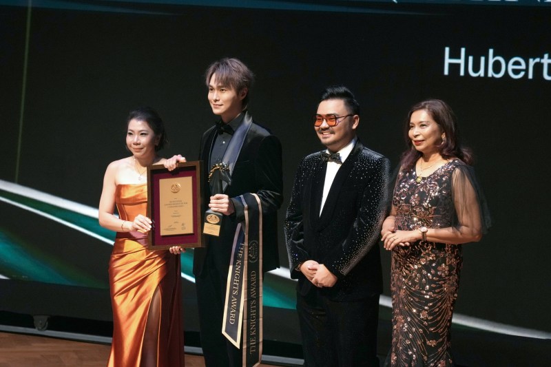 胡鸿钧︰「感谢大会鼓励,亦感谢马来西亚所有朋友,每一次去马来西亚都非常感受到大家热情,希望有机会可以再到马来西亚和大家见面。」