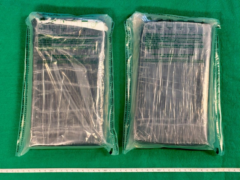 柬埔寨及马来西亚抵港男子藏毒被捕,涉案物品市值约190万港元 柬埔寨及马来西亚抵港男子藏毒被捕,涉案物品市值约190万港元