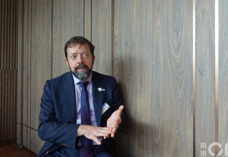 美国APEC国家中心执行副总裁Alex Parle在港出席APEC财长会,认为各项主题精准切中当前全球经济痛点,特别是数位基础设施融资、普惠金融、家庭金融及全球人才管道这四大核心领域。