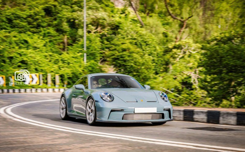 梁朝伟早前被捕捉到的座驾是Porsche 911 S/T,全球仅有1963辆。(IG/@bublue_phot0)