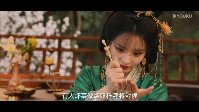 《嫁金钗》中魏恒娥表面对其百依百顺,实质毫无管教引导。(《嫁金钗》剧照)