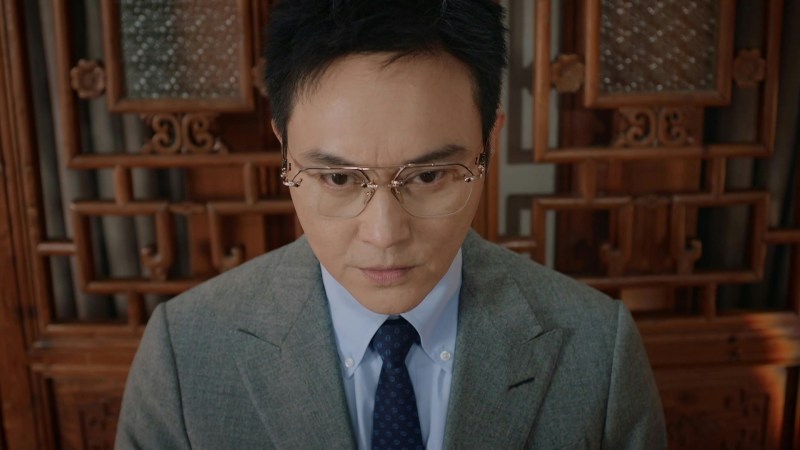 张智霖呢个眼神够晒暗黑。