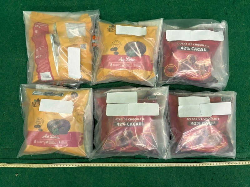 海关截获437万毒品:两内地男子经曼谷及巴西抵港后被捕 海关截获437万毒品:两内地男子经曼谷及巴西抵港后被捕