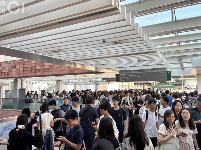 港大招生开放日现场直击:内地学子与高才通家庭探校实录 港大招生开放日现场直击:内地学子与高才通家庭探校实录