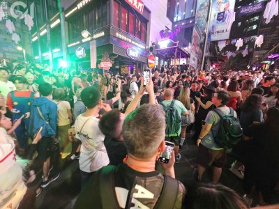 兰桂坊万圣节派对人潮汹涌，警方实施交通管制致入场等候超两小时-硕谷新闻聚合