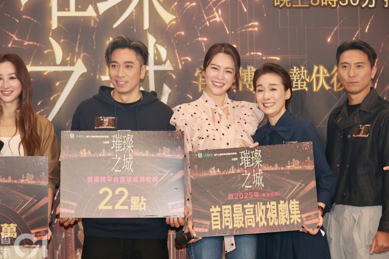 张曦雯又澄清现场没有人向她施压,至于是否由江美仪及靓靓亲自游说,她指是自己主动请教两位,取得建议后,自己有考虑,加上与剧组建立了信任而决定豁出去。