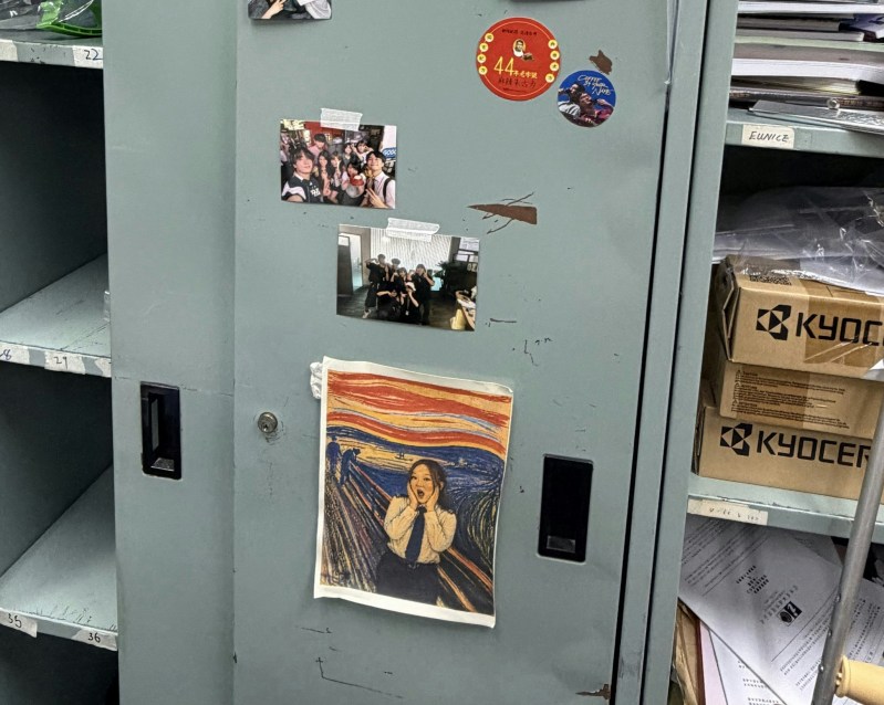 卢颂恩（妹头）的崩溃日常。