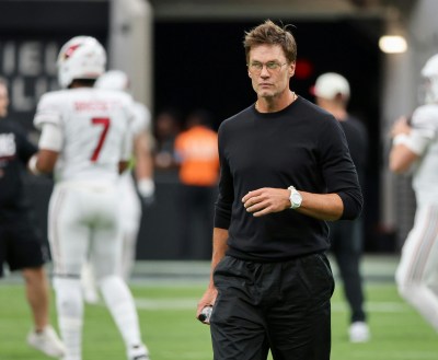 Tom Brady卷入超模闺蜜决裂风波，被指无缝衔接惹众怒-硕谷新闻聚合