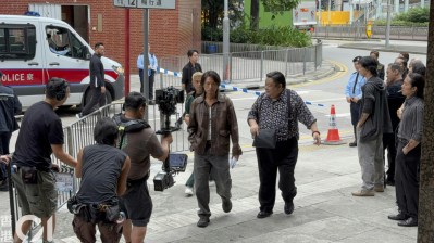 黄子华林雪红磡殡仪馆外拍戏，逼真黑帮灵堂布景引路人误认-硕谷新闻聚合