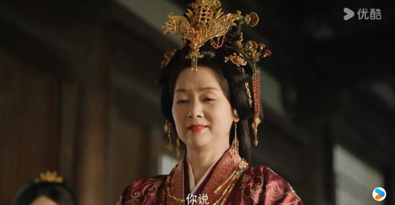 魏娆与陆濯以赈灾物资为突破口,查获韩家私藏甲胄、意图造反的铁证,当众撕开韩辽与皇后、景王结成的利益同盟。(《嫁金钗》剧照)