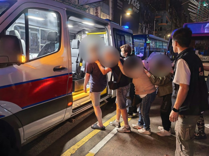 警方拘捕6人。