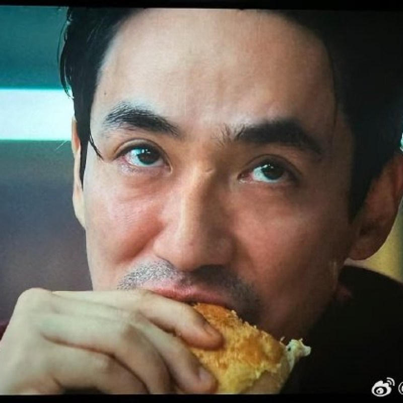 朱一龙《空枪》片场废寝忘食，韩延导演揭秘其靠菠萝油续命真相-硕谷新闻聚合