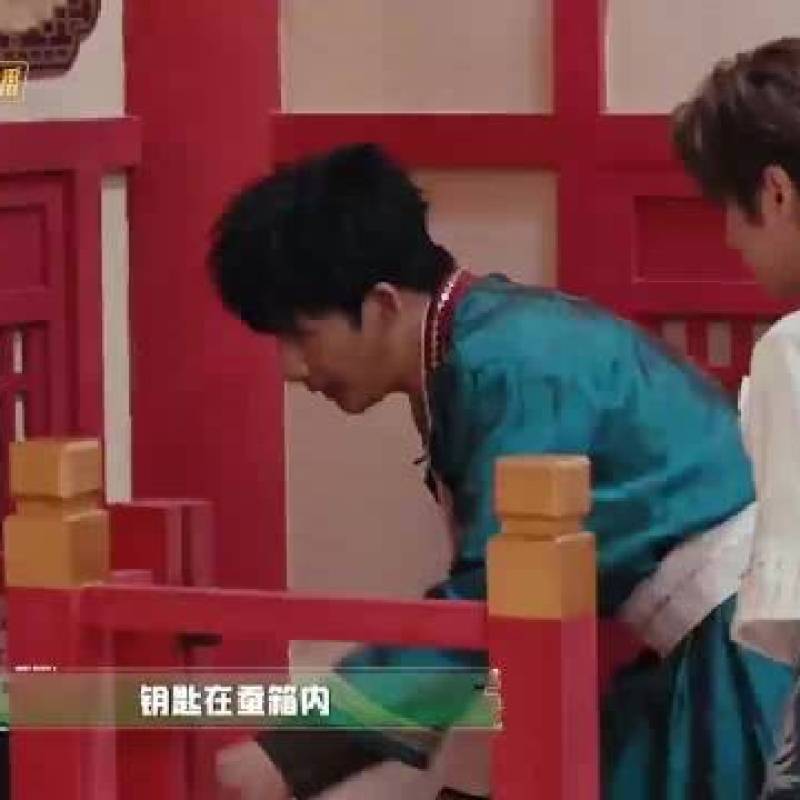 密室大逃脱：张真源信赖周笔畅殿后，黑暗门外布阵显默契-硕谷新闻聚合